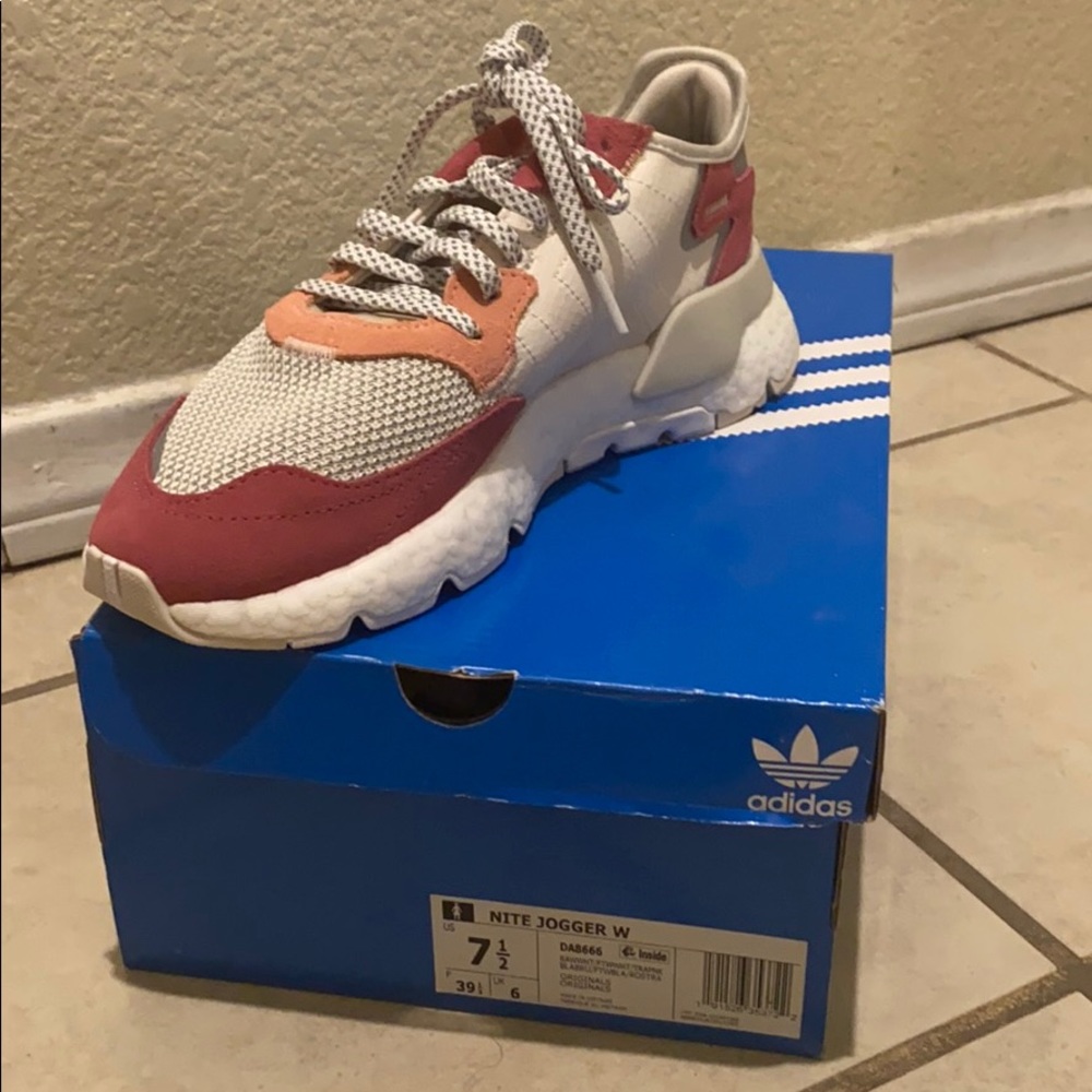 NEW WOMEN ADIDAS NITE JOGGERS